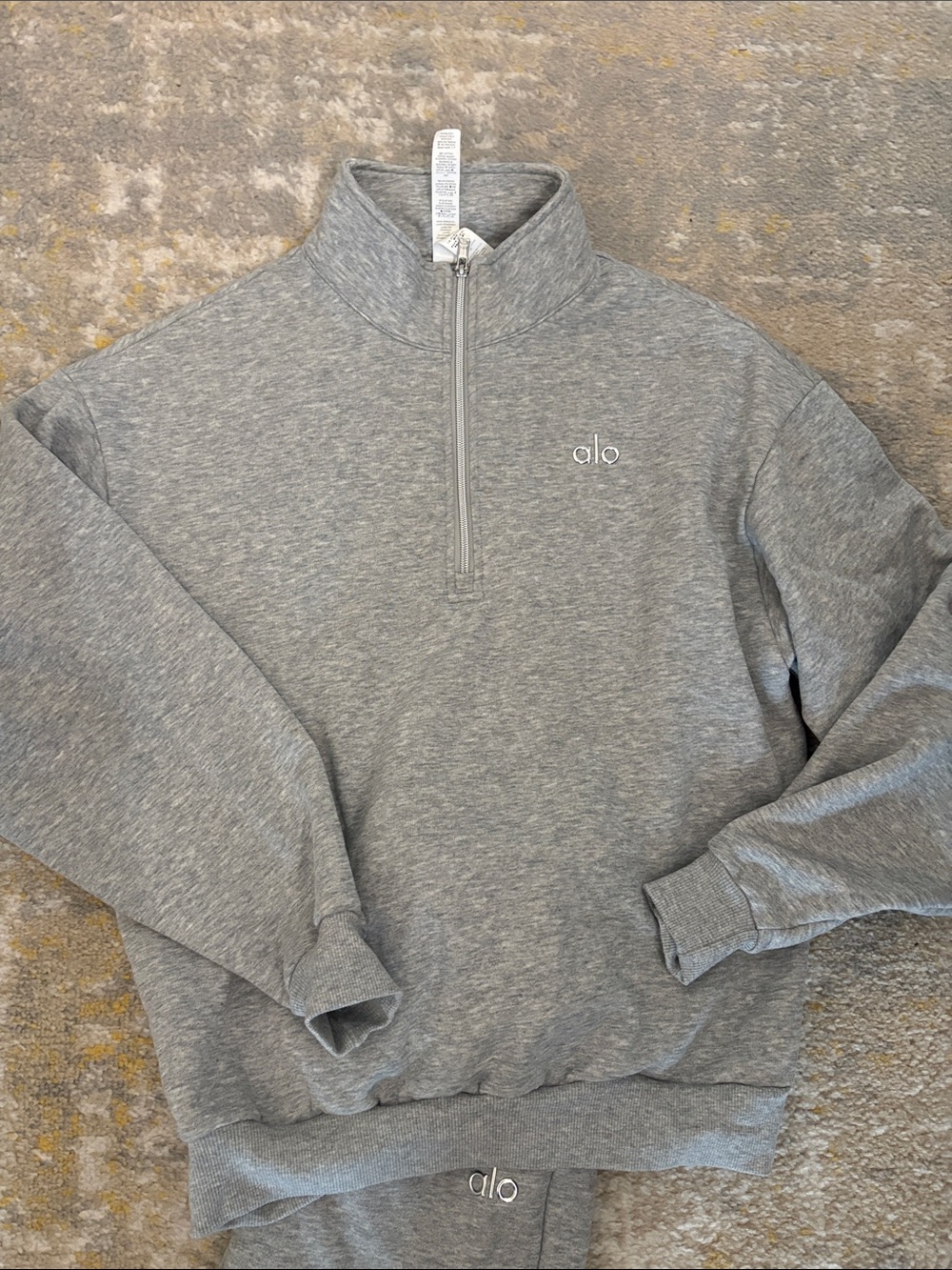 ALO Accolade Yoga UNISEX  Heather Gray Quarter-Zip Pullover